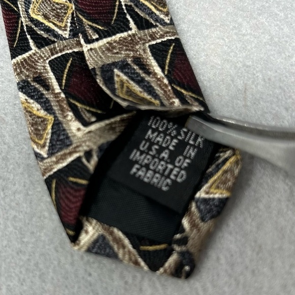 Siena Collezione Men’s Brown Geometric Silk Tie, 3.75 x 56 - Picture 6 of 6
